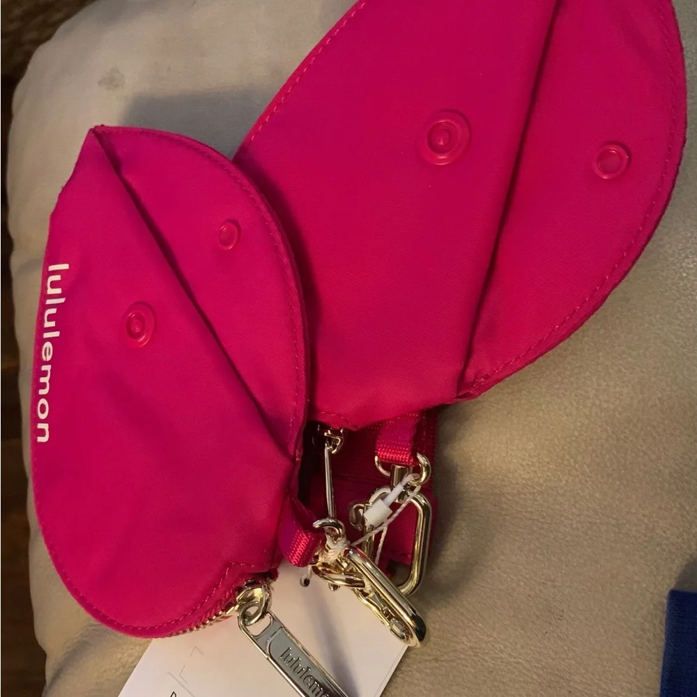 lululemon athletica Fuchsia Heart Wristlet - Picture 2 of 4